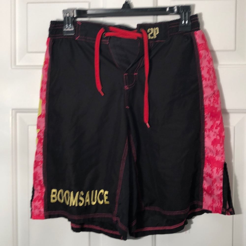 2Pood shorts - size s - good condition